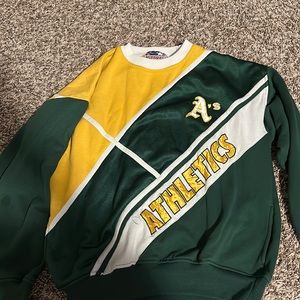Vintage STARTER Oakland A’s pullover.